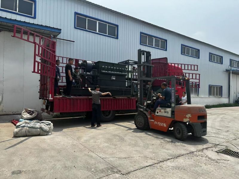 磨粉機，脈沖除塵和變頻輸送機發(fā)貨浙江